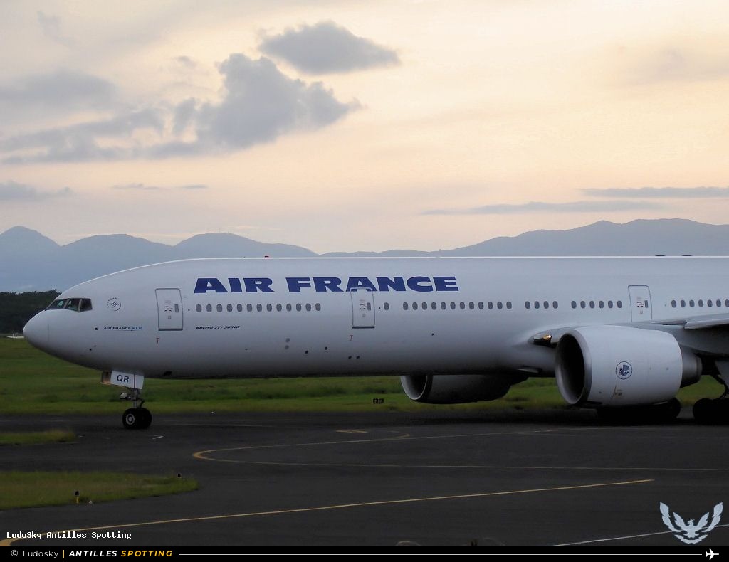 F-GSQR · Boeing 777-300ER, Air France, Pointe-à-Pitre – Maryse Condé