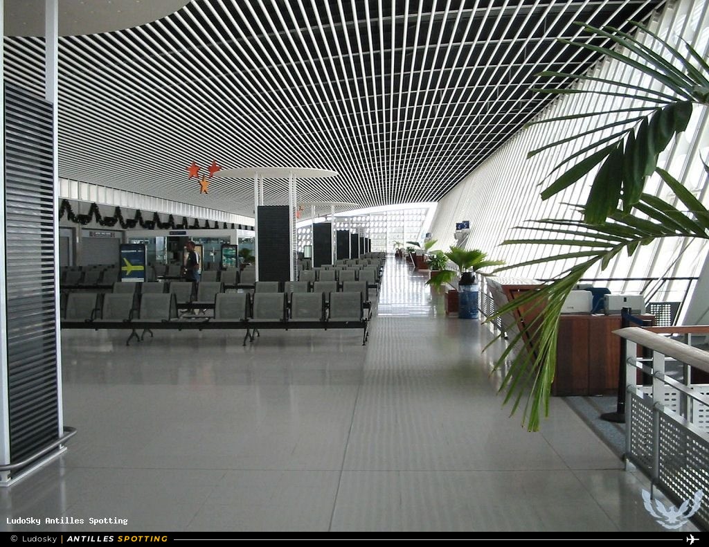 Aéroport · Terminal, TFFR - Pointe-à-Pitre – Maryse Condé, Pointe-à-Pitre – Maryse Condé