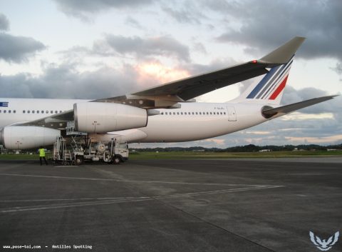 F-GLZL · Airbus A340-300 (2007)