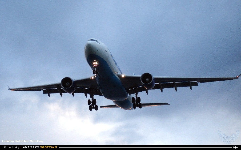 F-OPTP · Airbus A330-200, Air Caraïbes, Martinique – Aimé Césaire