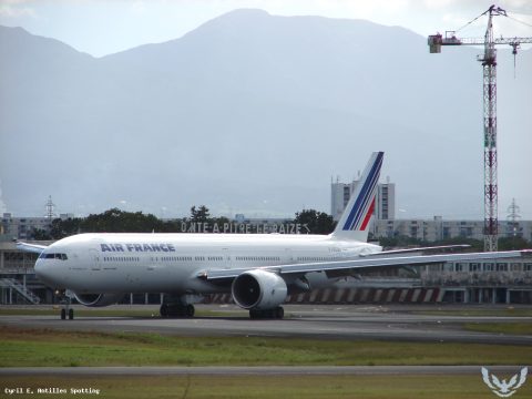 F-GSQS · Boeing 777-300ER, Pointe-à-Pitre – Maryse Condé