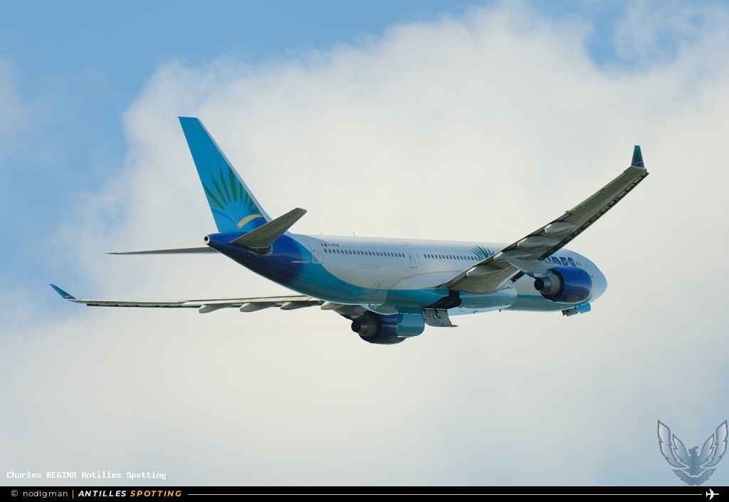 F-OFDF · Airbus A330-200, Air Caraïbes, Martinique – Aimé Césaire