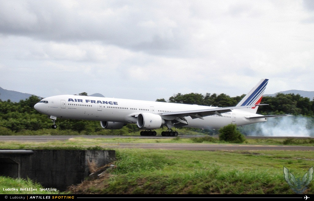 F-GSQS · Boeing 777-300ER, Air France, Martinique – Aimé Césaire