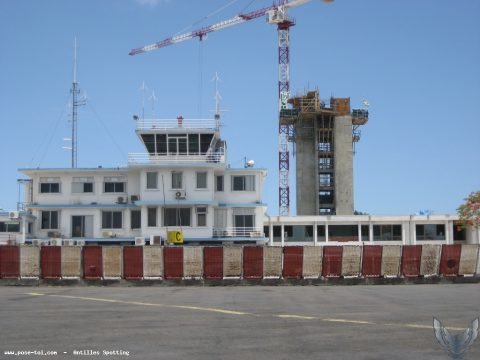Aéroport · Tour de contrôle, Pointe-à-Pitre – Maryse Condé