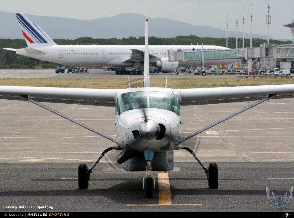 F-OHQU · Cessna 208 Caravan, Air Caraïbes Express, Pointe-à-Pitre – Maryse Condé