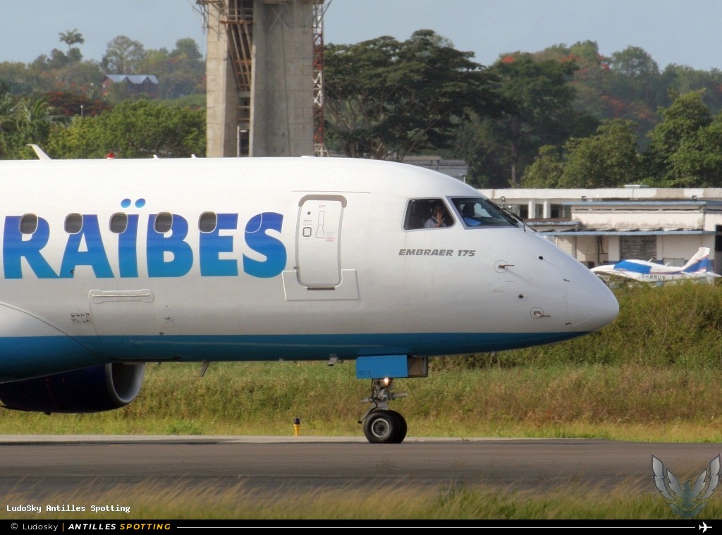 F-OFLY · Embraer E175, Air Caraïbes, Pointe-à-Pitre – Maryse Condé