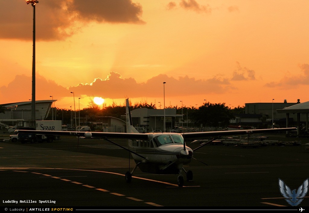 F-OIXZ · Cessna 208 Caravan, GPX Logistique, Pointe-à-Pitre – Maryse Condé