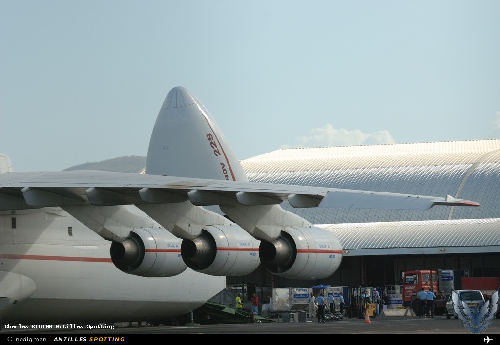 UR-82060 · Antonov An-225 Mriya, Antonov Design Bureau, Martinique – Aimé Césaire