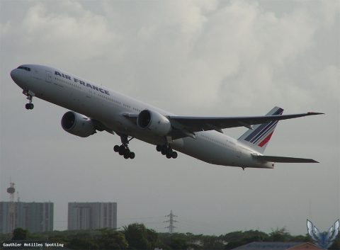 F-GSQS · Boeing 777-300ER, Pointe-à-Pitre – Maryse Condé