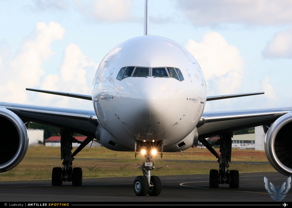 F-GSQP · Boeing 777-300ER, Air France, Pointe-à-Pitre – Maryse Condé