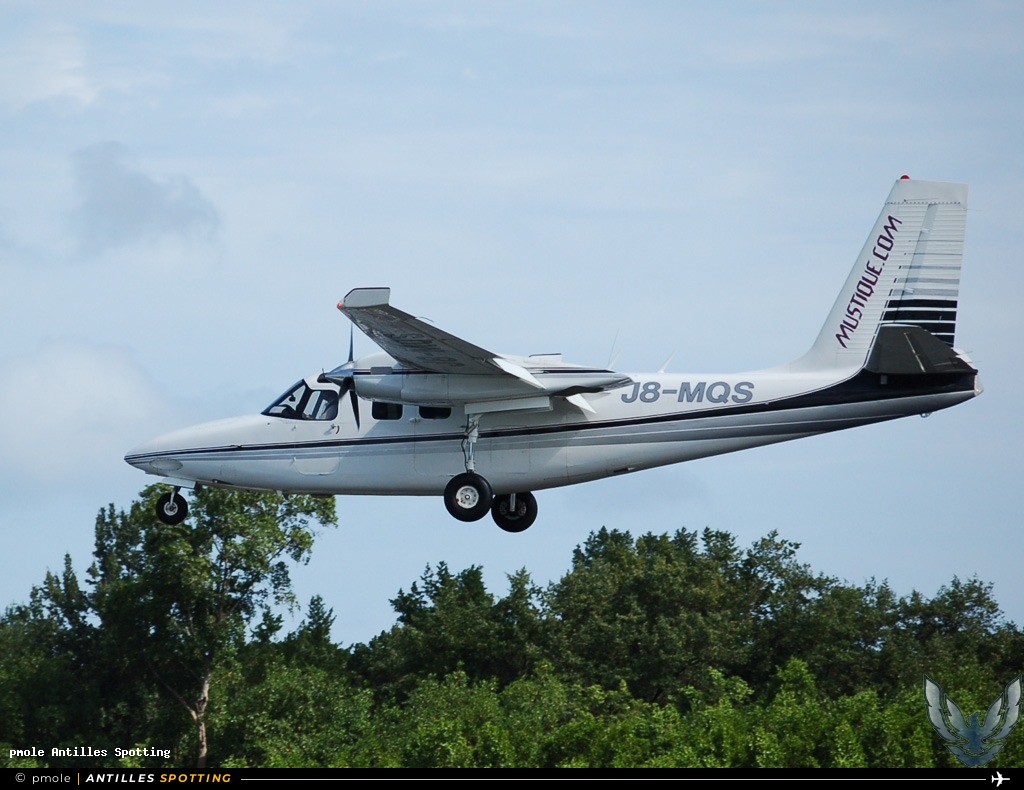 J8-MQS · AERO COMMANDER GC-500, Mustique Airways, Martinique – Aimé Césaire