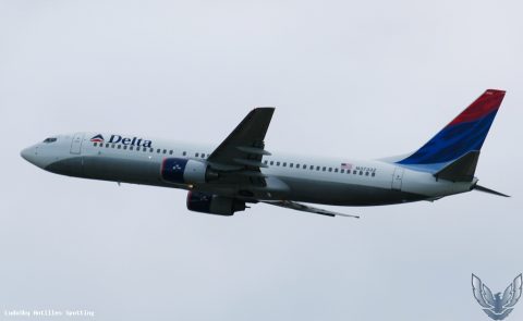 N3733Z · Boeing 737-800, Pointe-à-Pitre – Maryse Condé