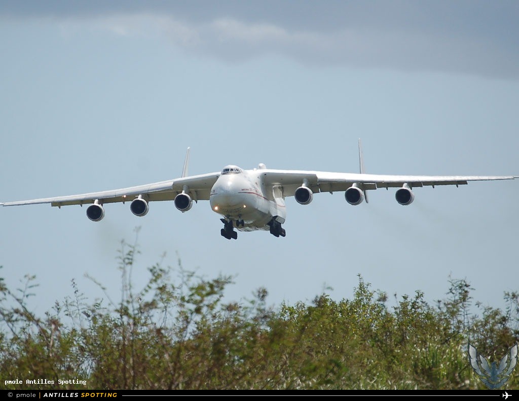 UR-82060 · Antonov An-225 Mriya, Antonov Design Bureau, Martinique – Aimé Césaire