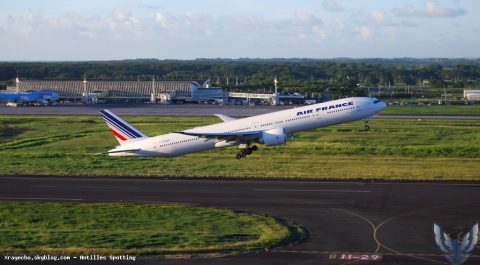 F-GSQP · Boeing 777-300ER, Pointe-à-Pitre – Maryse Condé