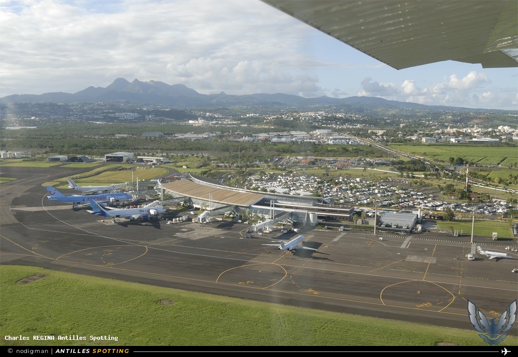 Aéroport · Terminal, TFFF - Martinique – Aimé Césaire, Martinique – Aimé Césaire