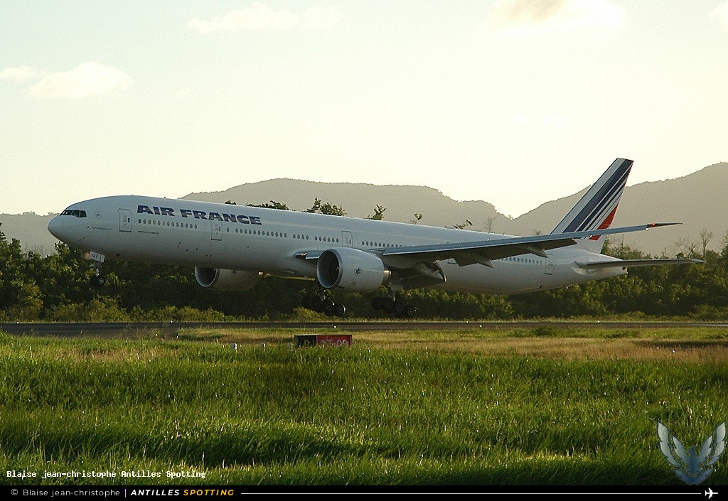 F-GSQT · Boeing 777-300ER, Air France, Martinique – Aimé Césaire