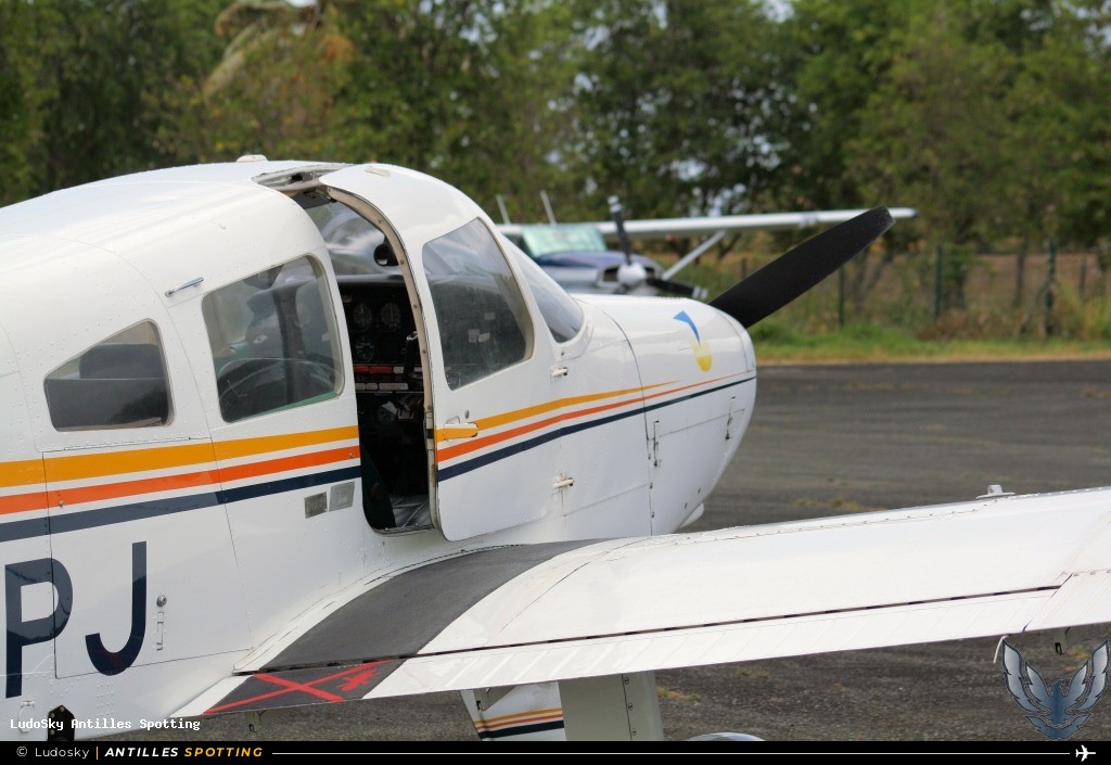 F-OGPJ · Piper PA-28 Cherokee / Warrior / Archer, Aéroclub Les Ailes Guadeloupéennes, Saint-François