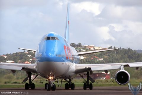 F-HSUN · Boeing 747-400, Martinique – Aimé Césaire