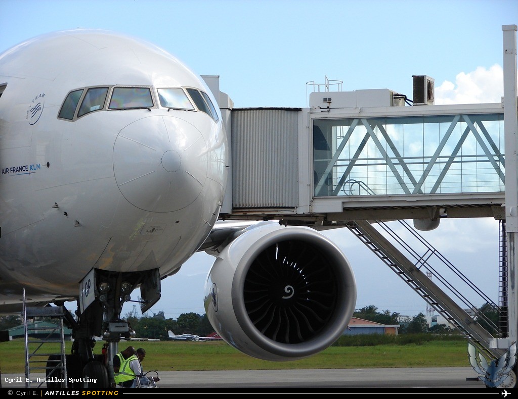 F-GSQP · Boeing 777-300ER, Air France, Pointe-à-Pitre – Maryse Condé