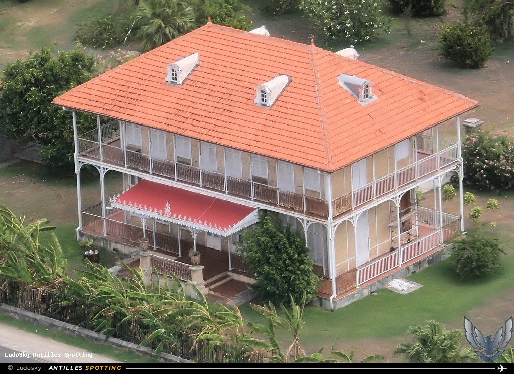 Aéroport · Vue aérienne, TFFR - Pointe-à-Pitre – Maryse Condé, Pointe-à-Pitre – Maryse Condé