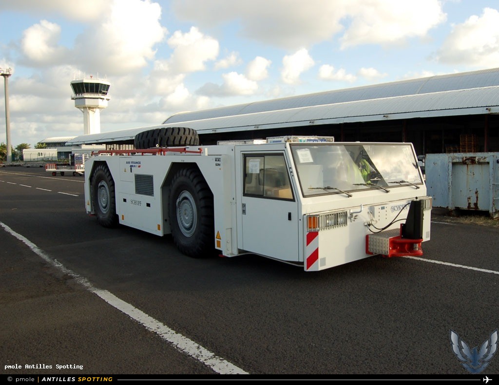 Aéroport · Véhicules, TFFF - Martinique – Aimé Césaire, Martinique – Aimé Césaire