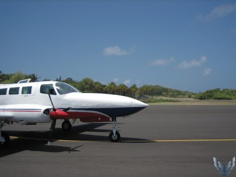F-OIXB · Cessna 402, Lovell – Mustique
