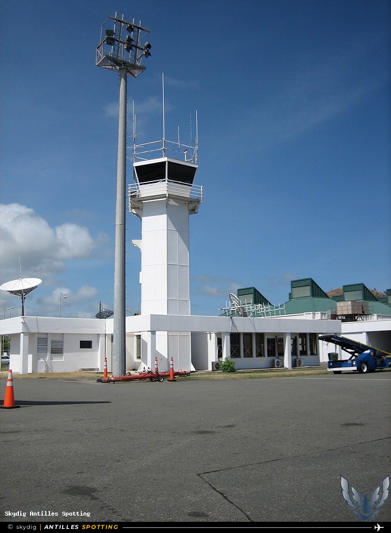Aéroport · Tour de contrôle, TLPL - Vieux Fort – Hewanorra, Vieux Fort – Hewanorra