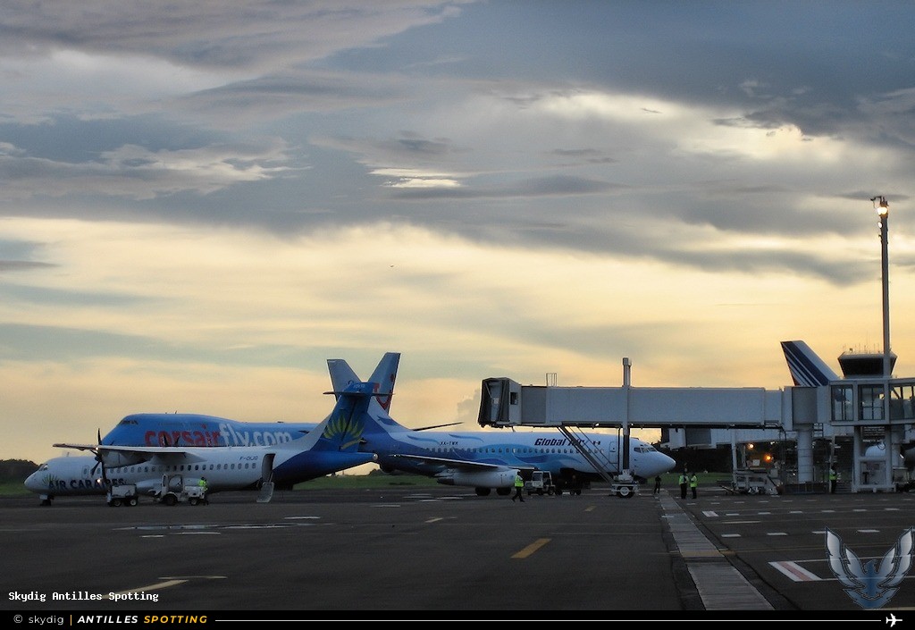 XA-TWR · Boeing 737-200, Global Air, Martinique – Aimé Césaire