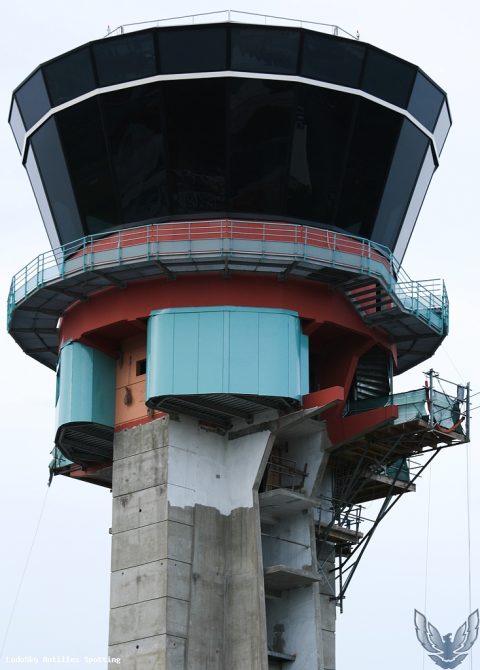 Aéroport · Tour de contrôle, Pointe-à-Pitre – Maryse Condé