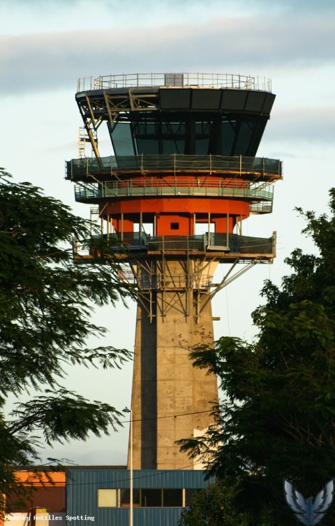Aéroport · Tour de contrôle, Pointe-à-Pitre – Maryse Condé