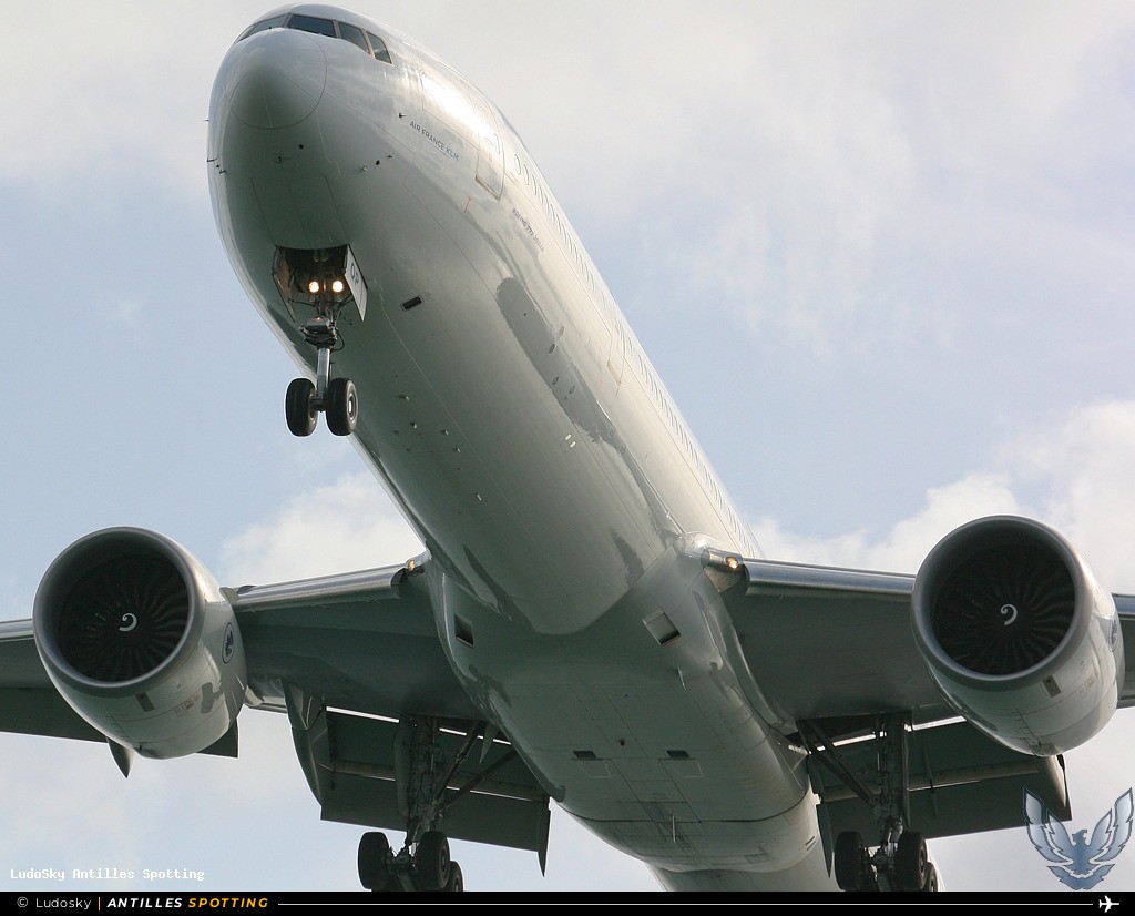 F-GSQP · Boeing 777-300ER, Air France, Martinique – Aimé Césaire
