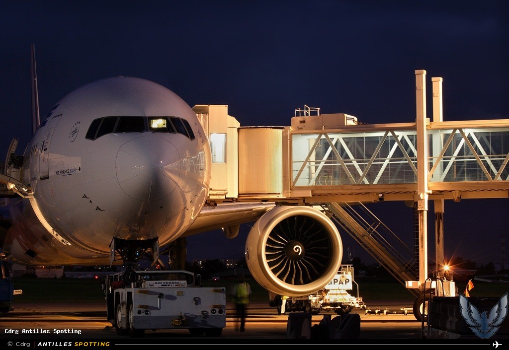 F-GSQR · Boeing 777-300ER, Air France, Pointe-à-Pitre – Maryse Condé