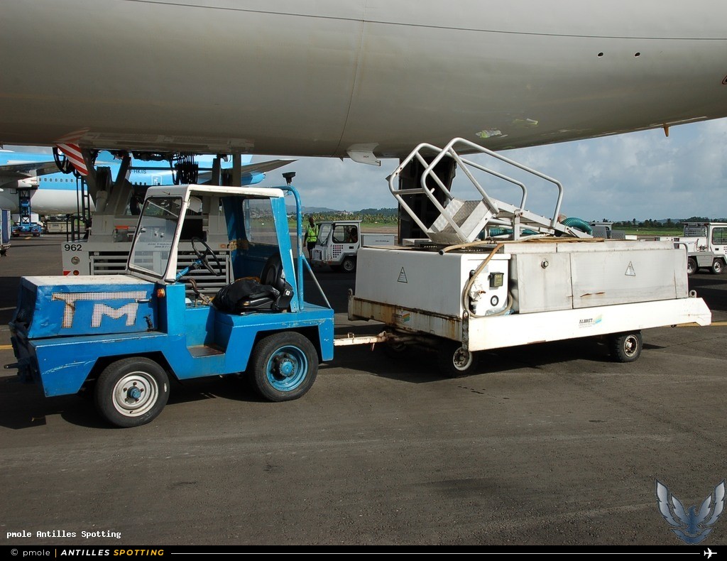 Aéroport · Véhicules, TFFF - Martinique – Aimé Césaire, Martinique – Aimé Césaire