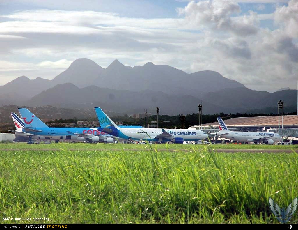 Aéroport · Terminal, TFFF - Martinique – Aimé Césaire, Martinique – Aimé Césaire