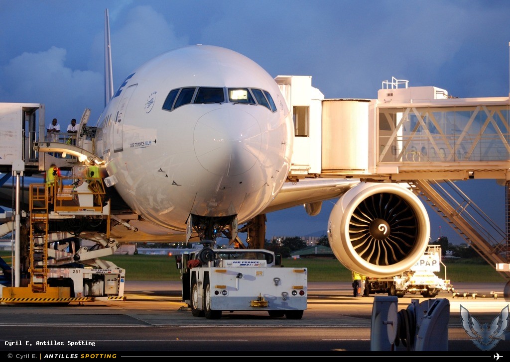 F-GSQR · Boeing 777-300ER, Air France, Pointe-à-Pitre – Maryse Condé