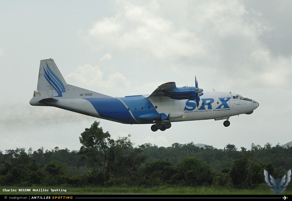 UK-12002 · Antonov AN12, AviaLeasing, Martinique – Aimé Césaire
