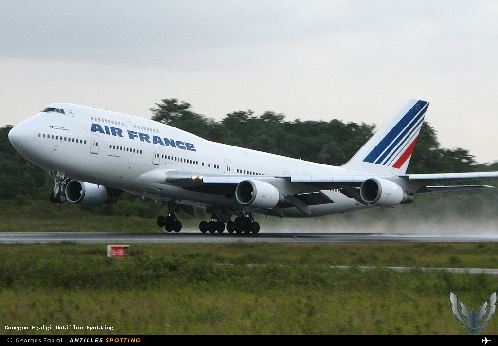 F-GISC · Boeing 747-400, Air France, Cayenne – Félix Éboué