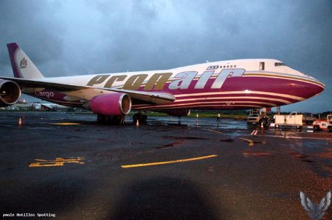 EC-KMR · Boeing 747-200, Martinique – Aimé Césaire