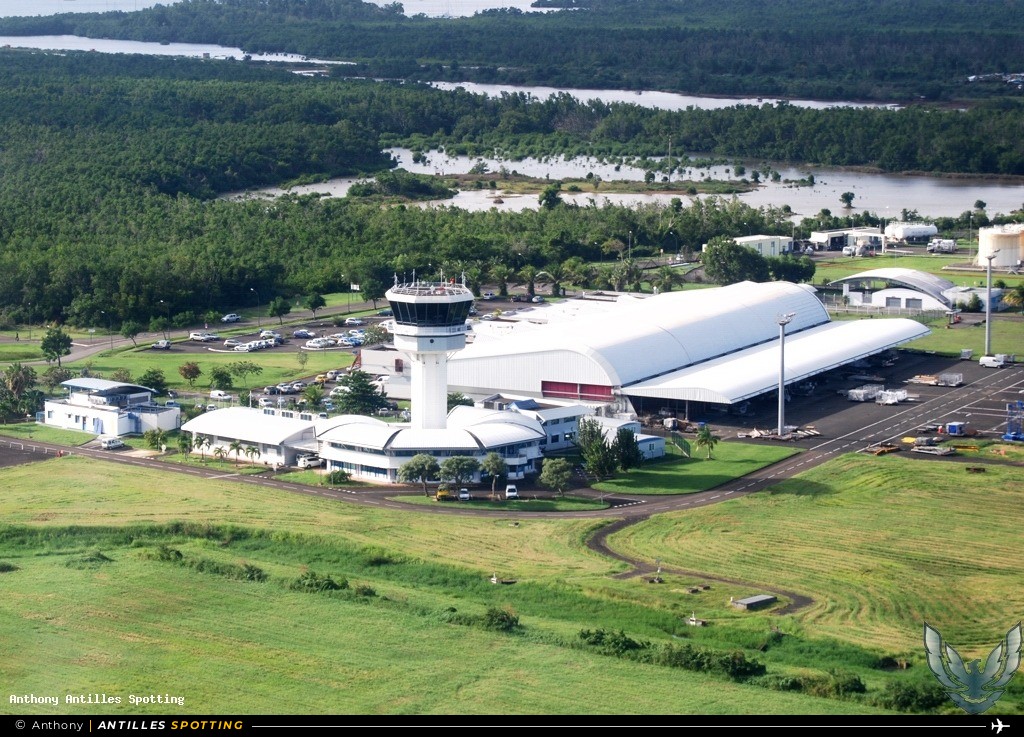 Aéroport · Tour de contrôle, TFFF - Martinique – Aimé Césaire, Martinique – Aimé Césaire