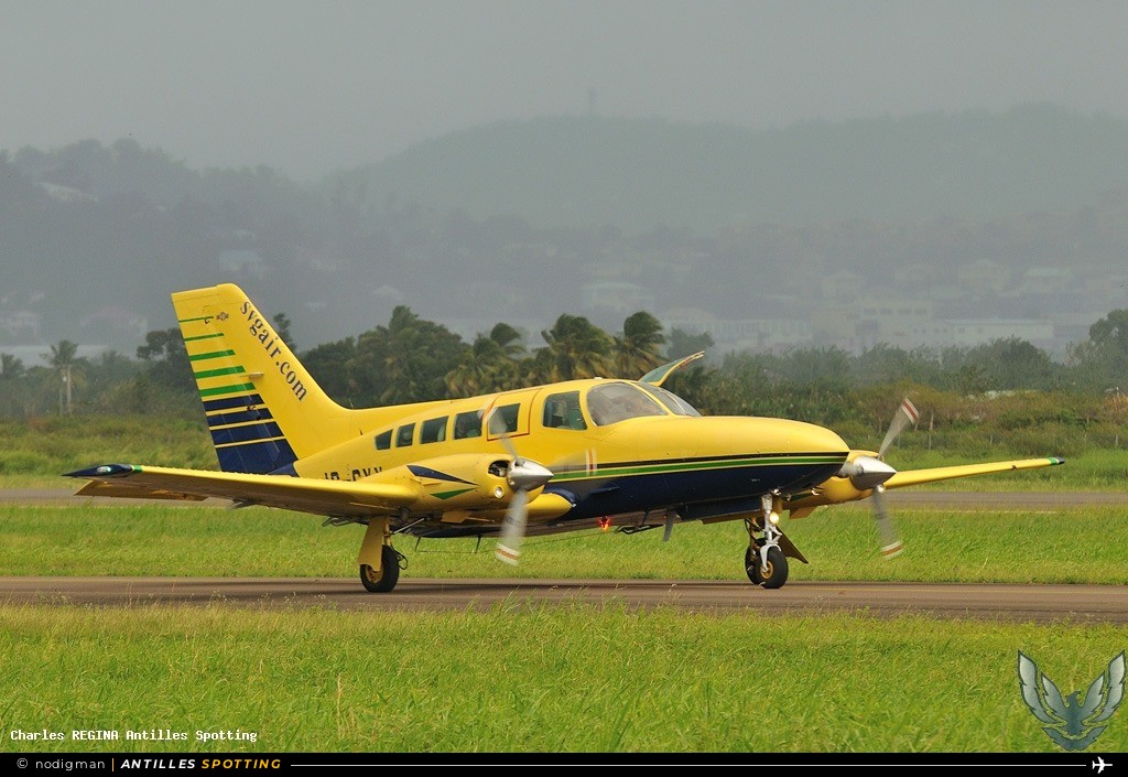 J8-SXY · Cessna 402, SVG Air, Martinique – Aimé Césaire