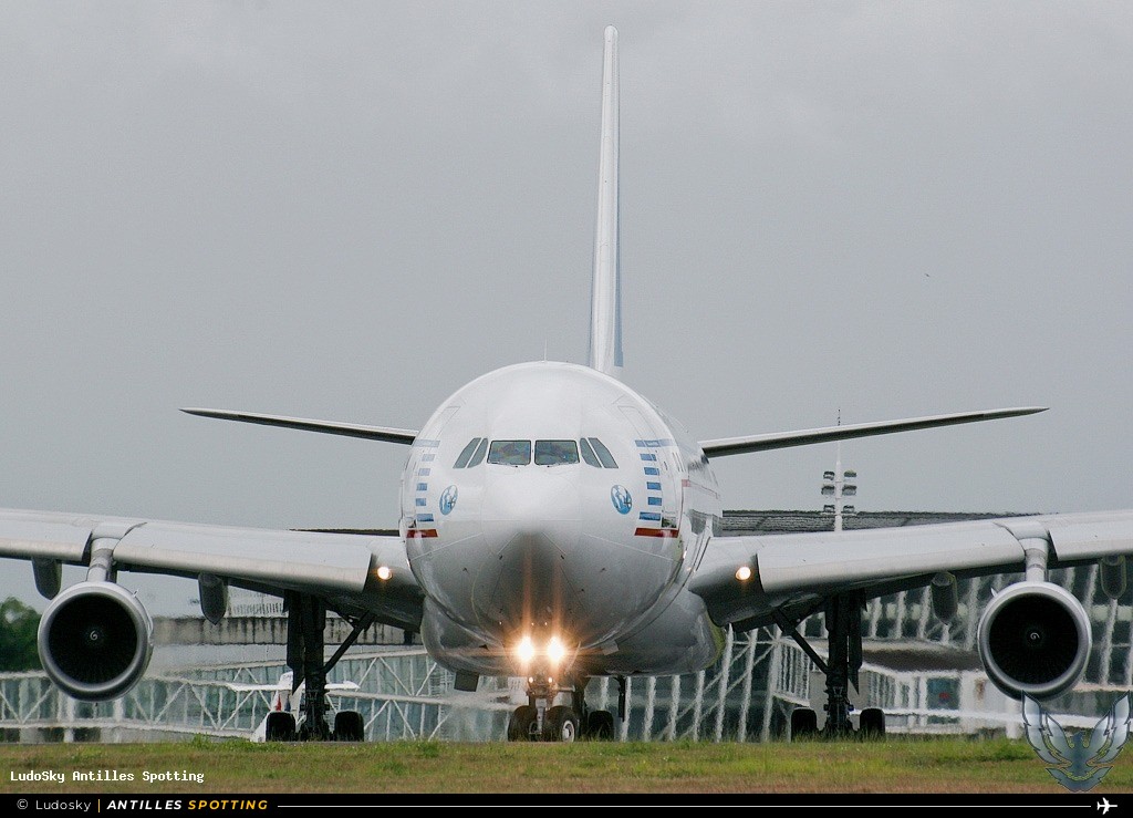 F-RAJB · Airbus A340-200, Armée de l'Air, Pointe-à-Pitre – Maryse Condé