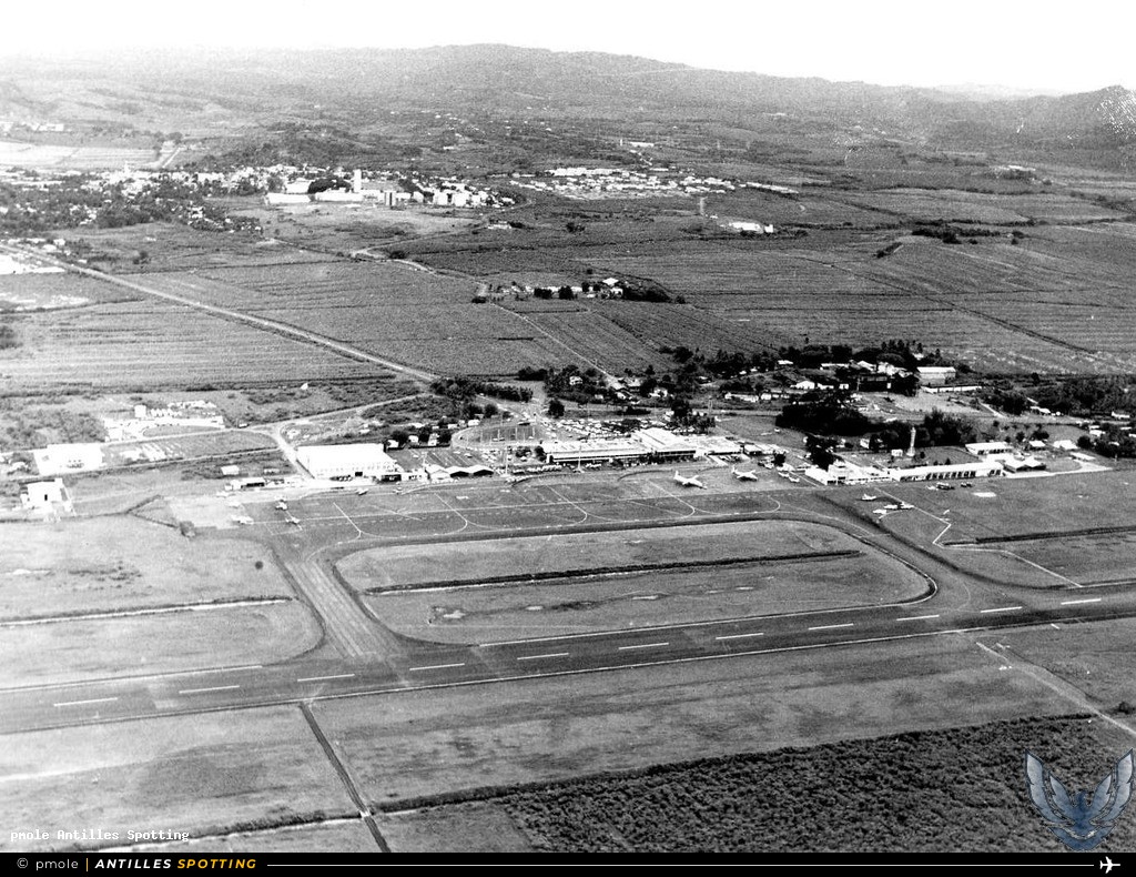 Aéroport · Terminal, TFFF - Martinique – Aimé Césaire, Martinique – Aimé Césaire