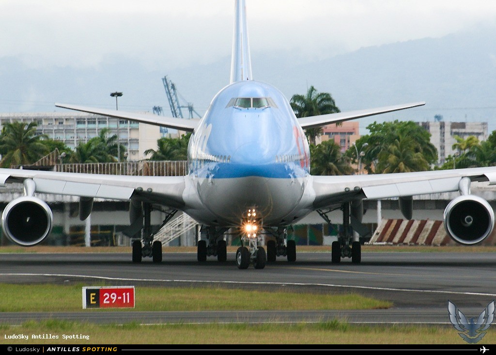 F-HLOV · Boeing 747-400, Corsairfly, Pointe-à-Pitre – Maryse Condé