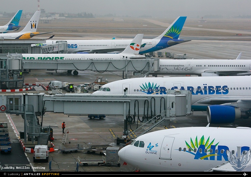F-OONE · Airbus A330-300, Air Caraïbes, Paris-Orly