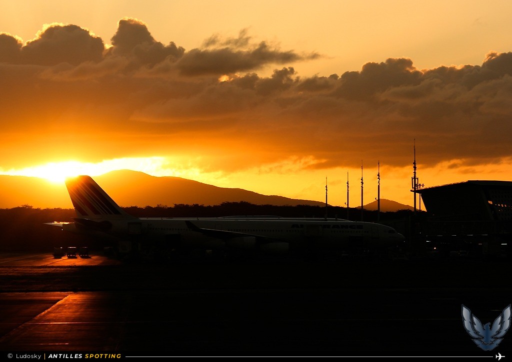F-GLZI · Airbus A340-300, Air France, Pointe-à-Pitre – Maryse Condé