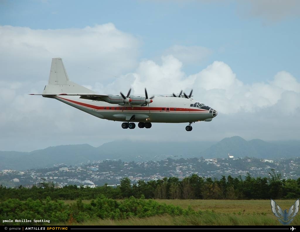 UR-CAK · Antonov An-12, Meridian Aviation, Martinique – Aimé Césaire
