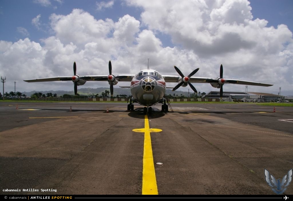 UR-CAK · Antonov An-12, Meridian Aviation, Martinique – Aimé Césaire