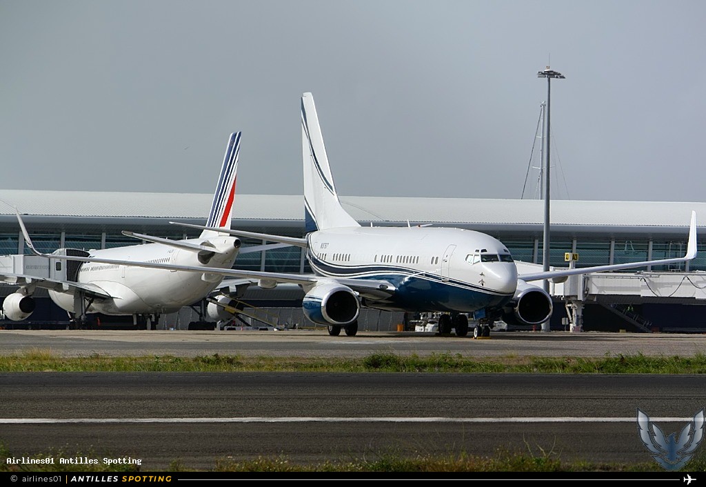 N8767 · Boeing 737-700, Samsung Aerospace, Sint Maarten – Princess Juliana