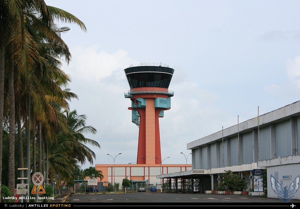 Aéroport · Tour de contrôle, TFFR - Pointe-à-Pitre – Maryse Condé, Pointe-à-Pitre – Maryse Condé
