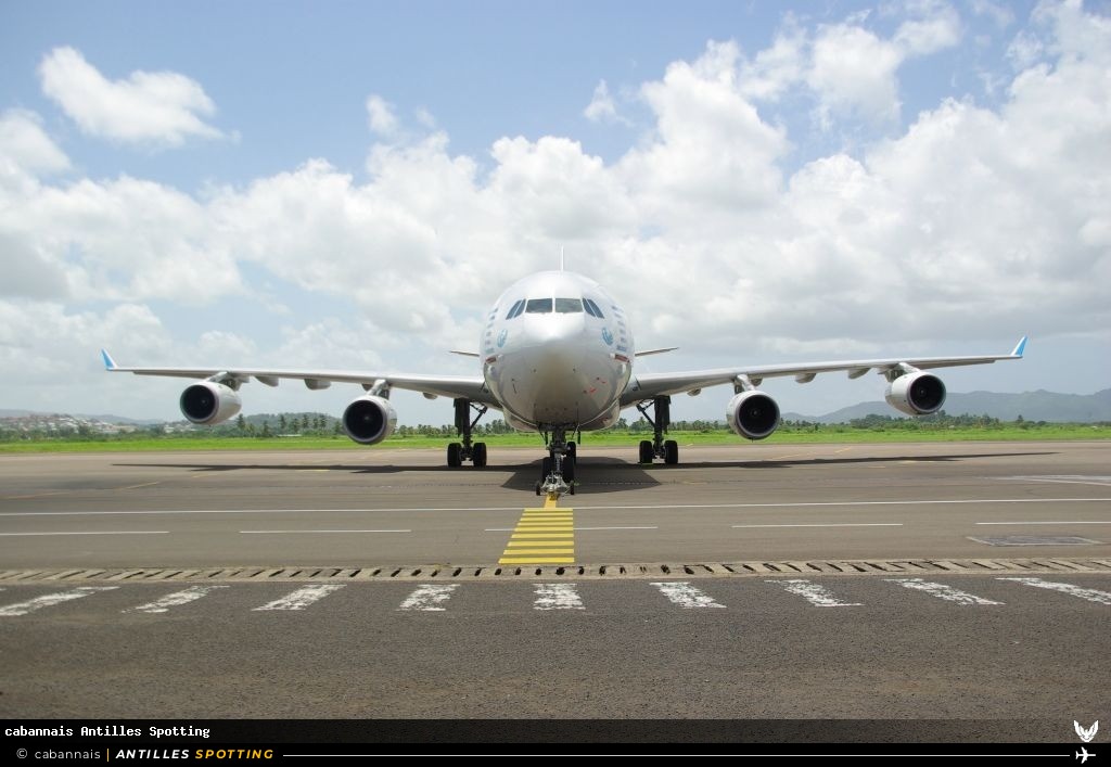 F-RAJB · Airbus A340-200, Armée de l'Air, Martinique – Aimé Césaire